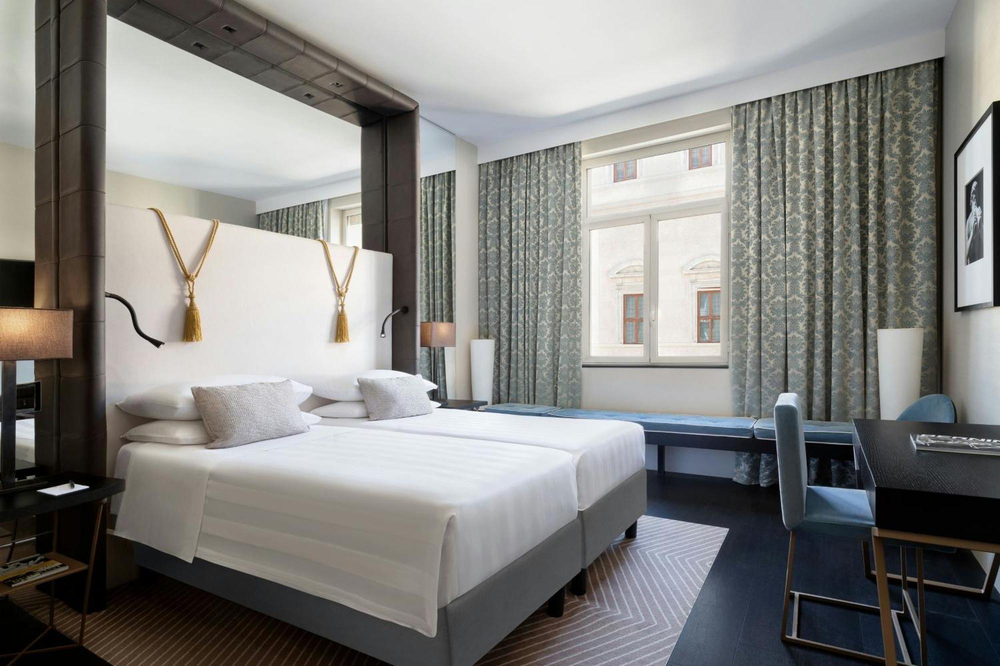 Hotel Sina Bernini Bristol Roma Esterno foto
